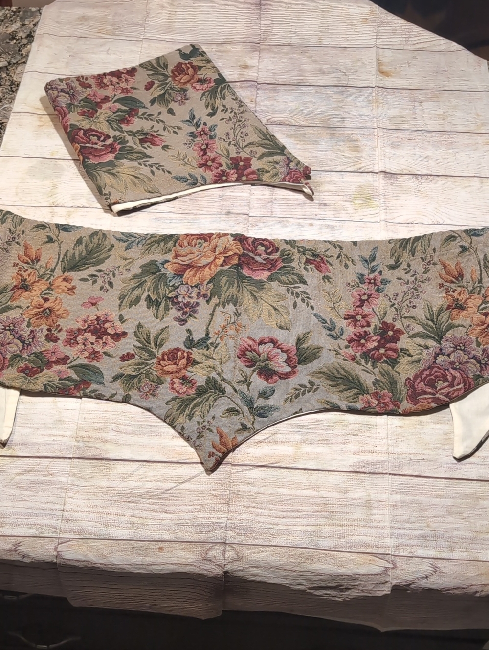 Country Curtains Vintage  Floral Tapestry Like Lined Valances Set Of 2 U. S. A.